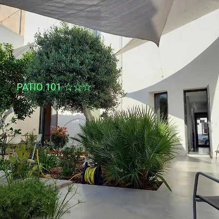 Patio 101 Bed & Breakfast 2*