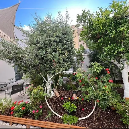 Bed & Breakfast Patio 101 2*